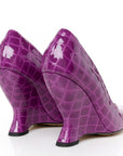 Gloss Calfskin Crocodile Embossed Punta Wedge Heels 40 Venom