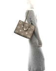 Empreinte Monogram Giant Onthego MM Tourterelle Creme