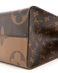 Reverse Monogram Giant Onthego MM