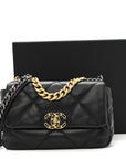 Lambskin Quilted Medium CHNL 19 Flap Black
