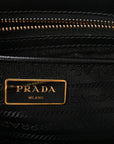 Saffiano Lux Medium Galleria Double Zip Tote Black