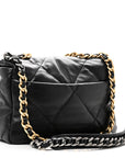 Lambskin Quilted Medium CHNL 19 Flap Black