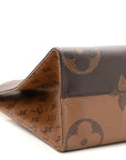 Reverse Monogram Giant Onthego MM
