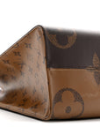 Reverse Monogram Giant Onthego MM