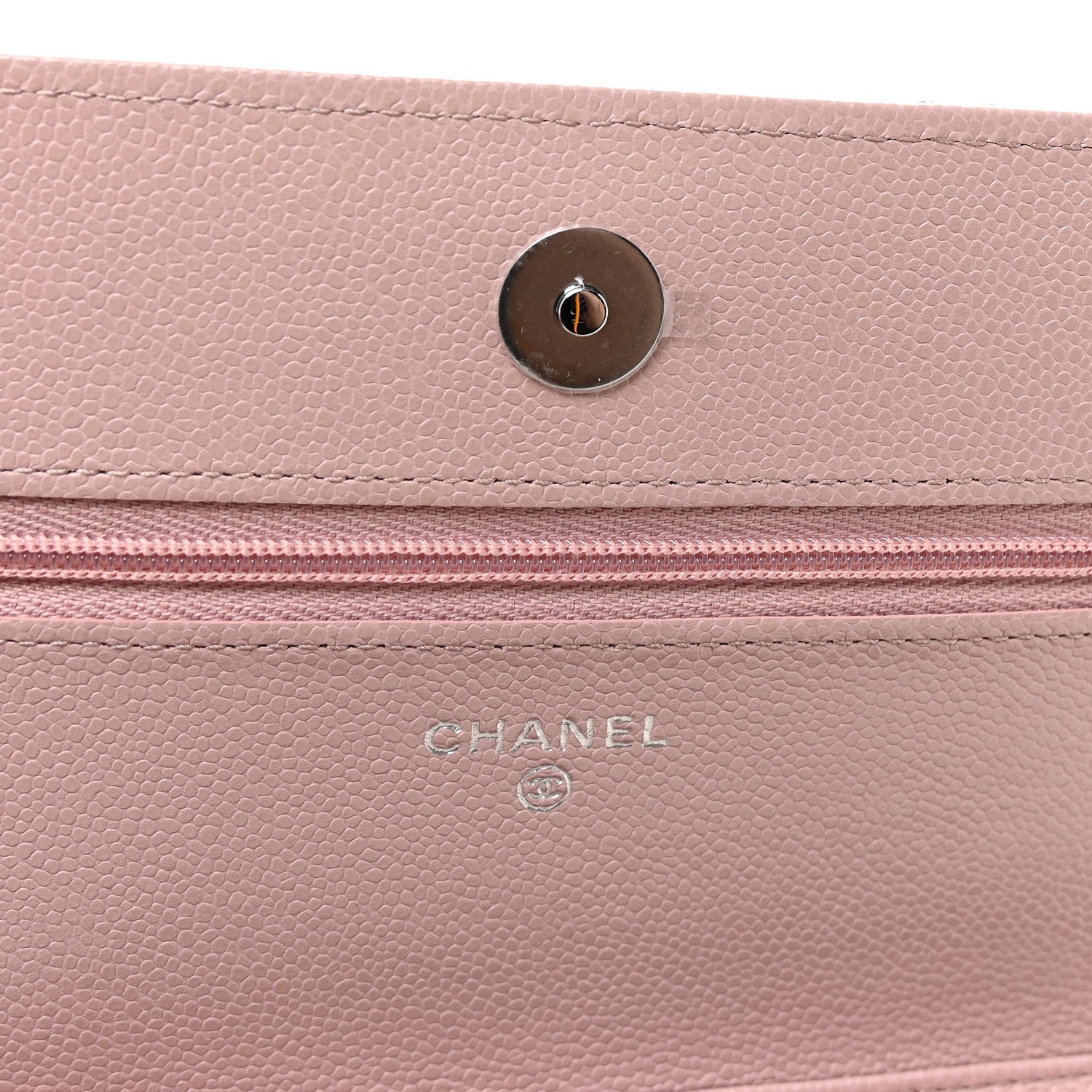 Caviar Quilted Wallet on Chain WOC Light Pink