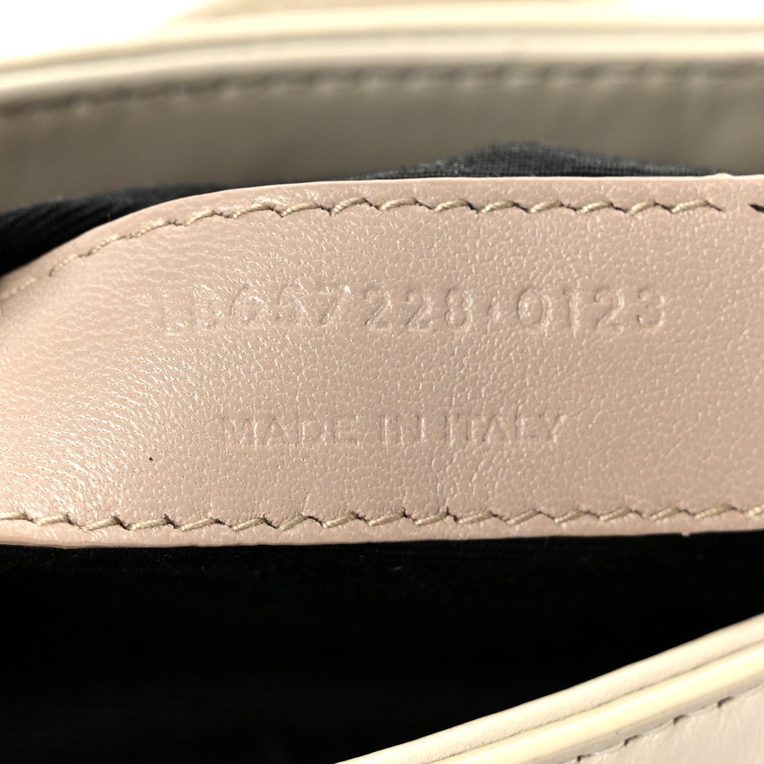 Smooth Calfskin Le 5 A 7 Hobo Crema Soft