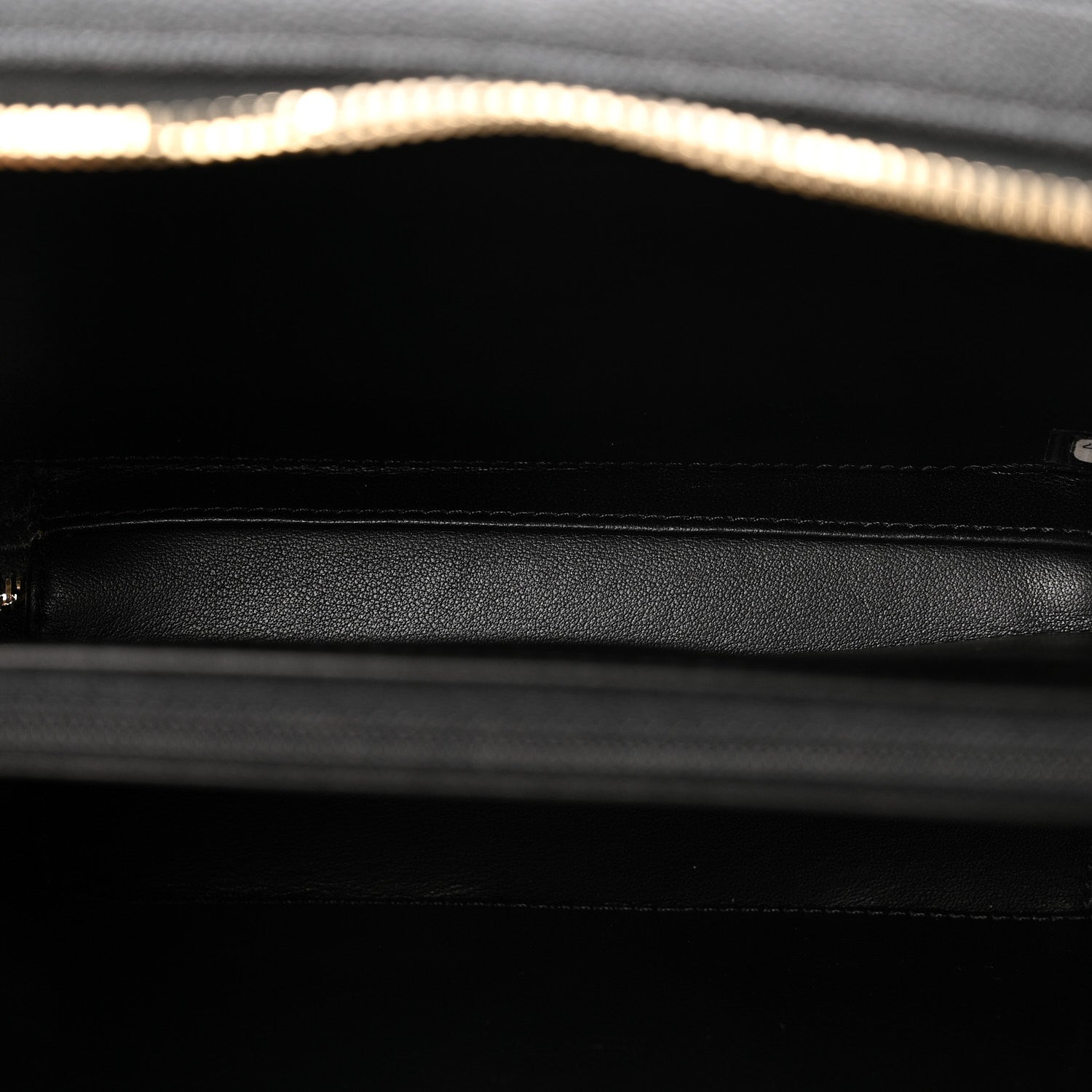 Caviar Quilted Medium CC Filigree Vanity Case Black