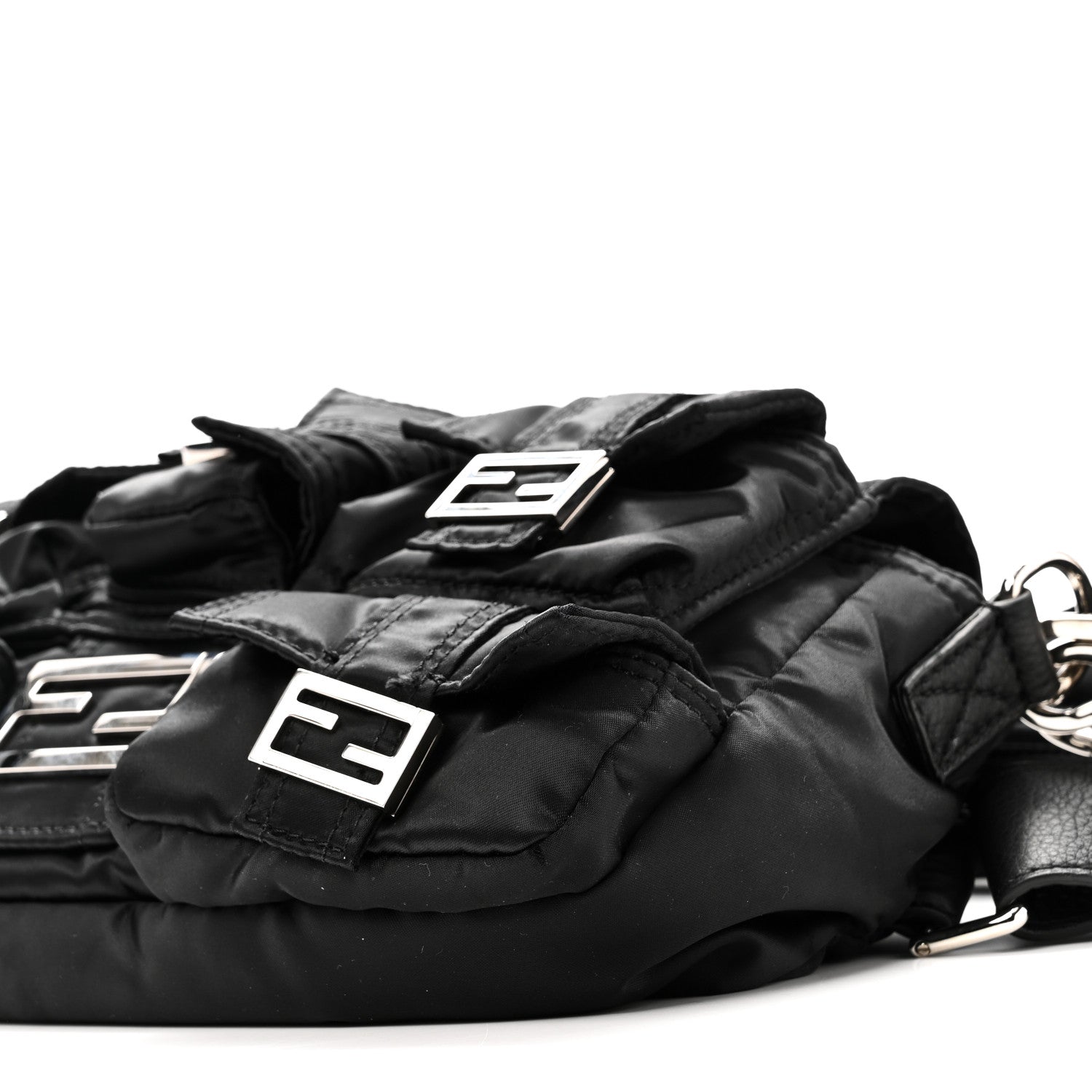 Econyl Cuoio Romano Multipocket Baguette Black