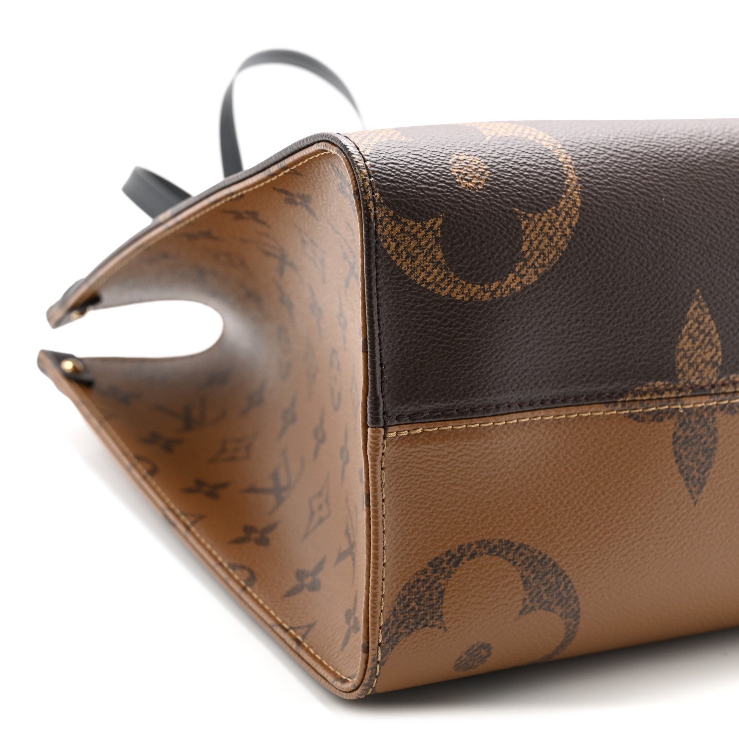 Reverse Monogram Giant Onthego MM