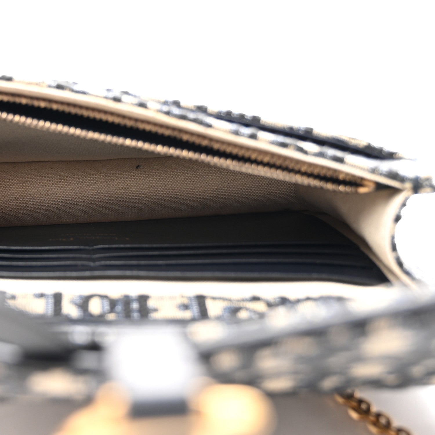 Oblique Saddle Chain Pouch Blue