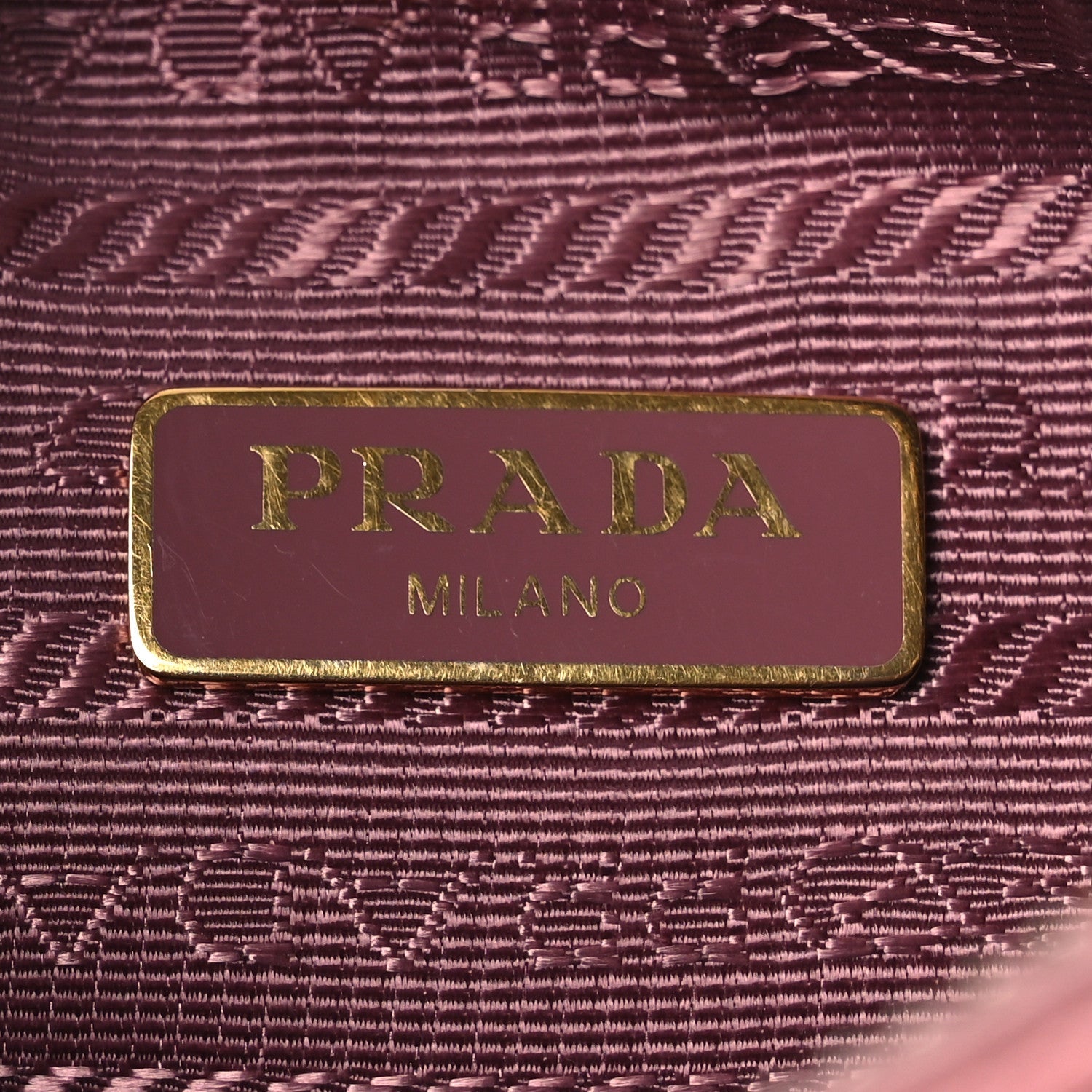 Saffiano Lux Re-Edition 2005 Shoulder Bag Petalo