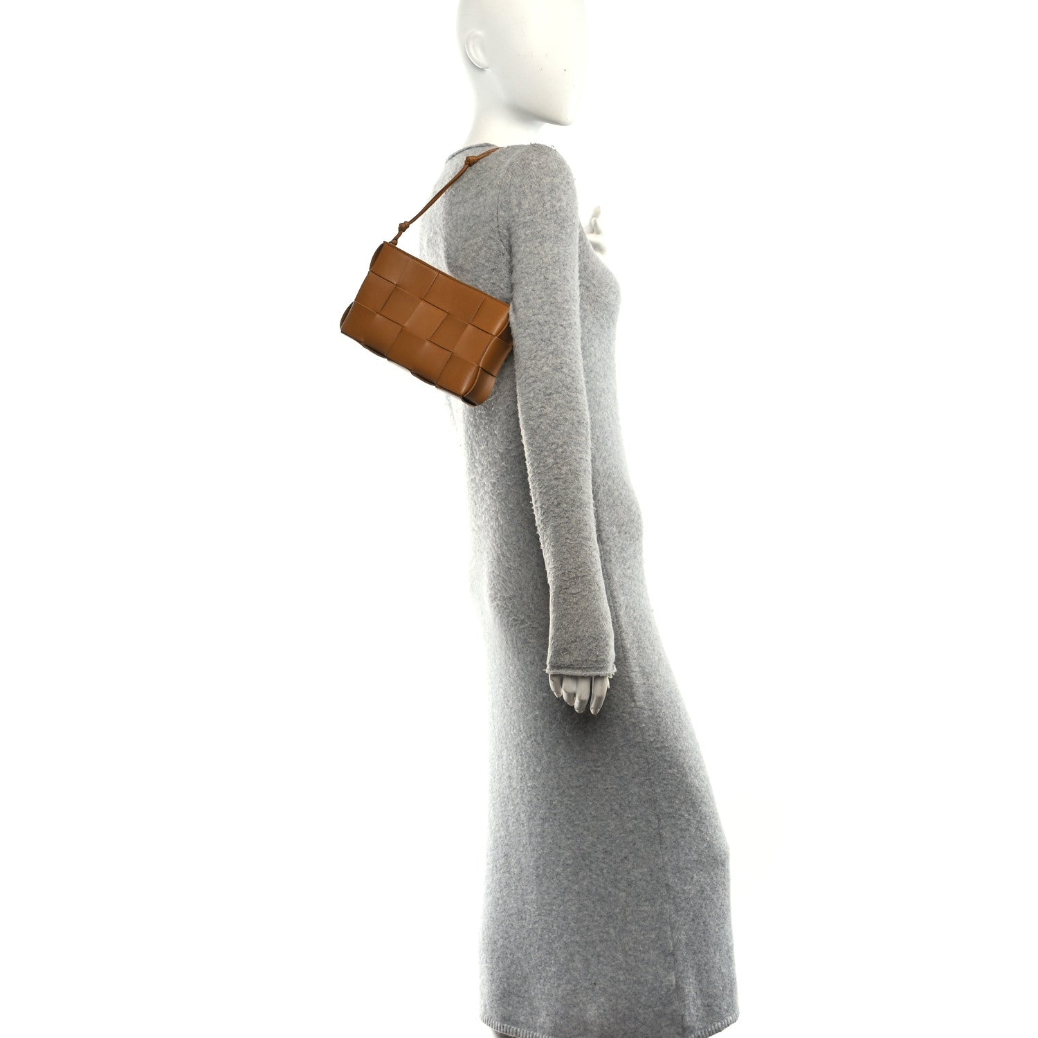 Calfskin Maxi Intrecciato Cassette Pouch On Strap Camel