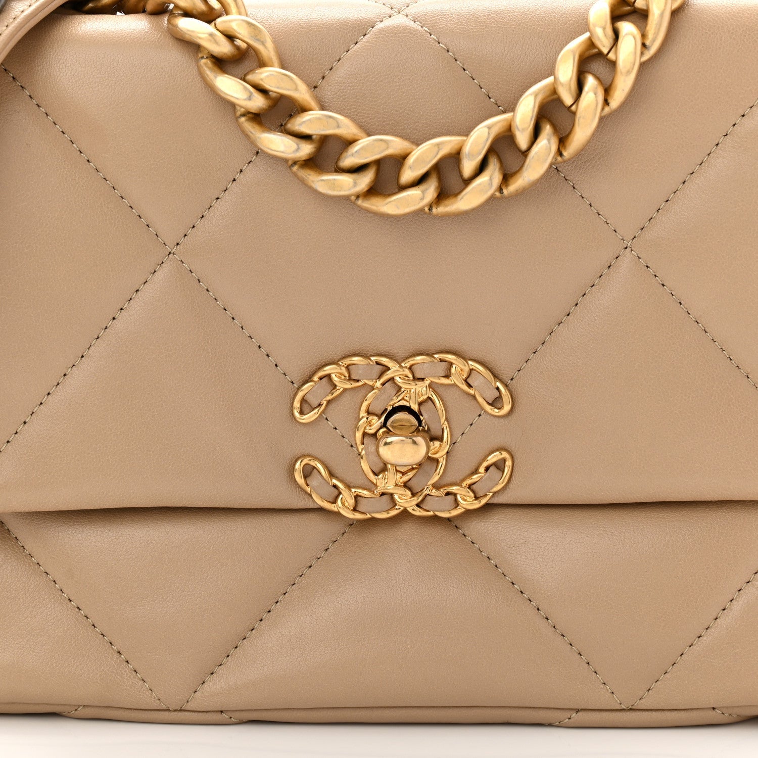 Lambskin Quilted Medium CHNL 19 Flap Dark Beige