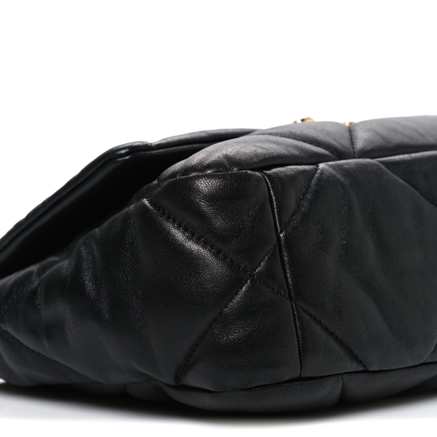 Lambskin Quilted Medium CHNL 19 Flap Black
