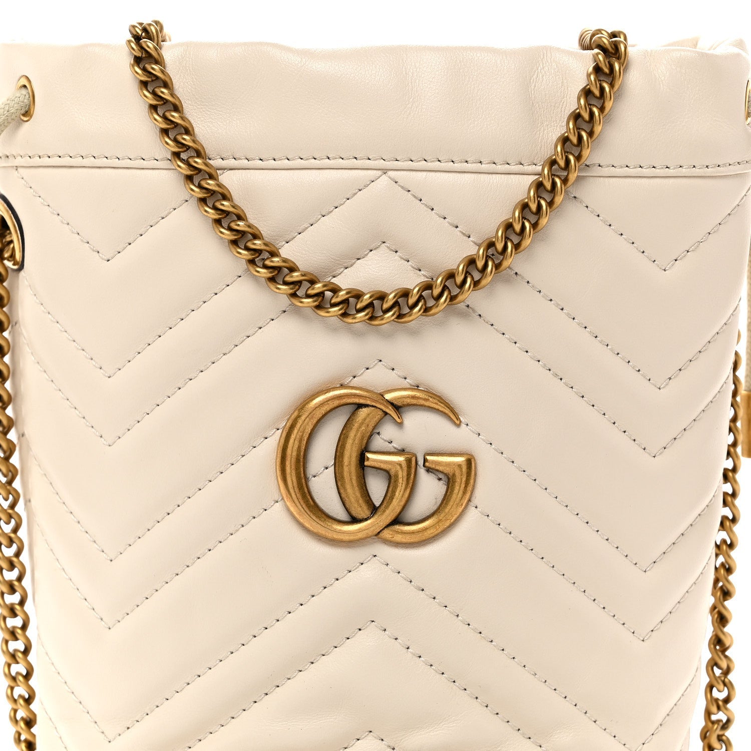 Calfskin Matelasse Mini GG Marmont 2.0 Bucket Bag White