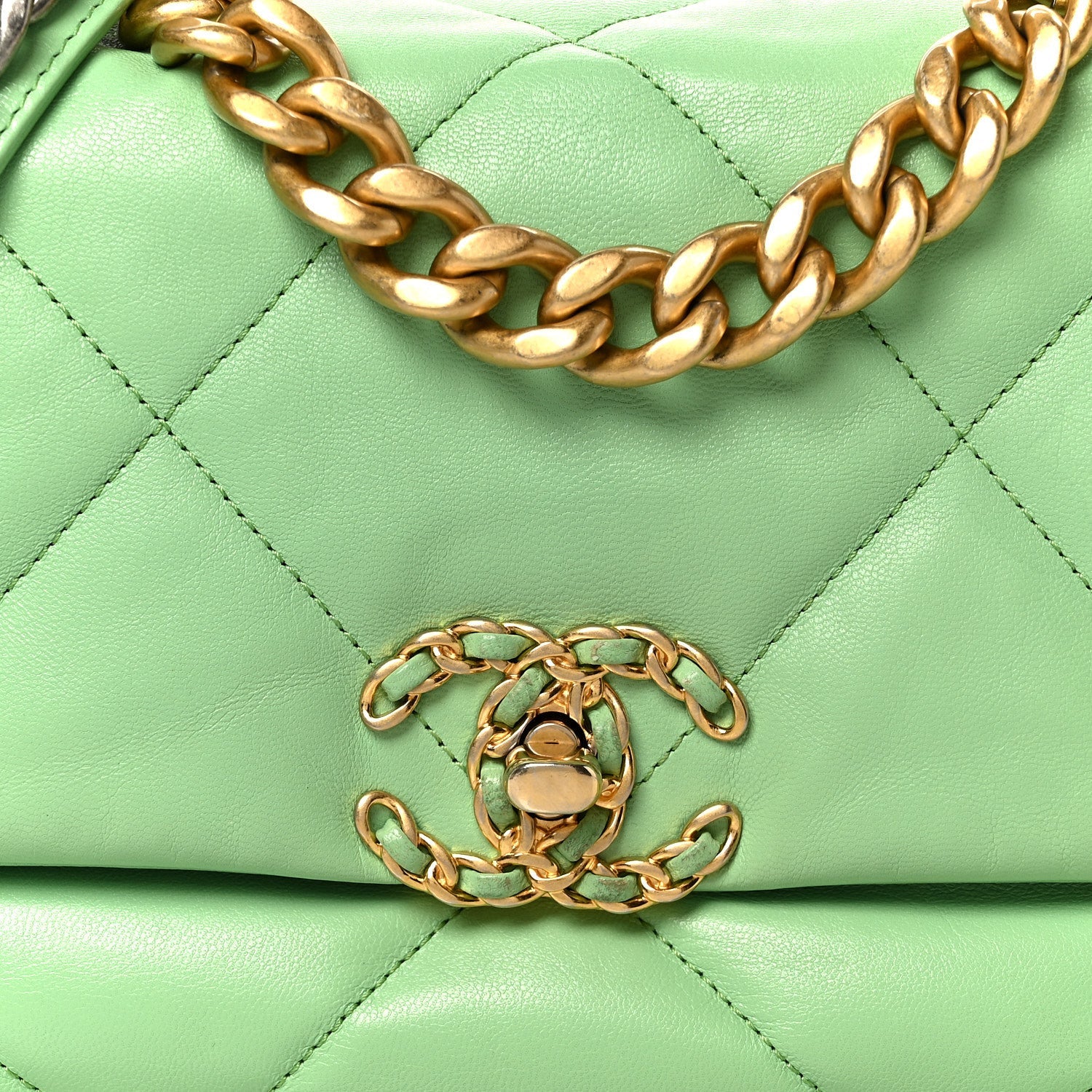 Goatskin Quilted Medium CHNL 19 Flap Light Green