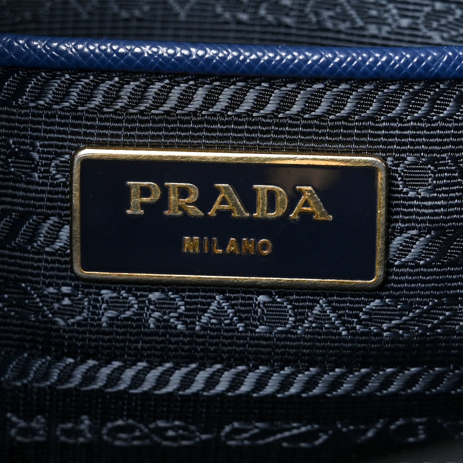 Saffiano Large Galleria Double Zip Tote Bluette