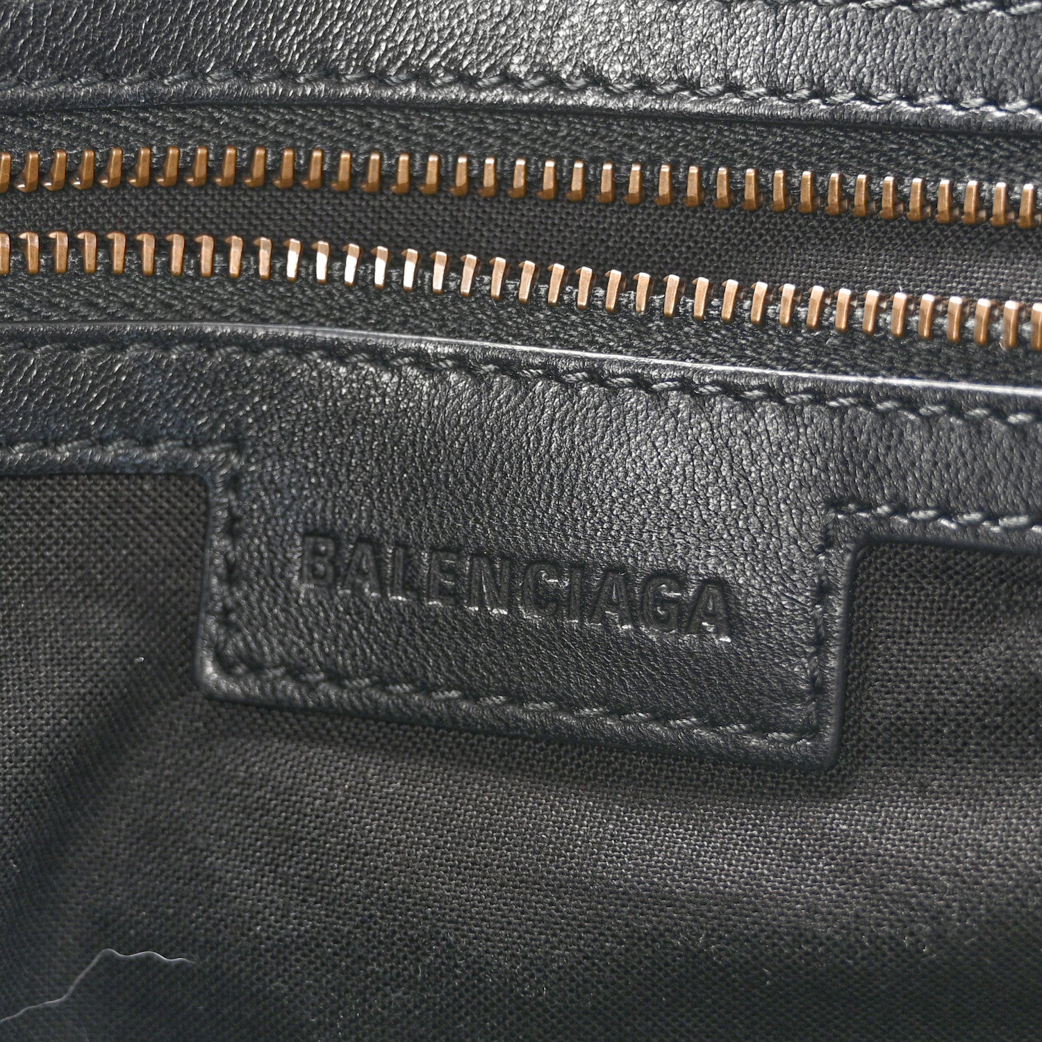 Arena Lambskin Classic Hardware Medium Le City Black