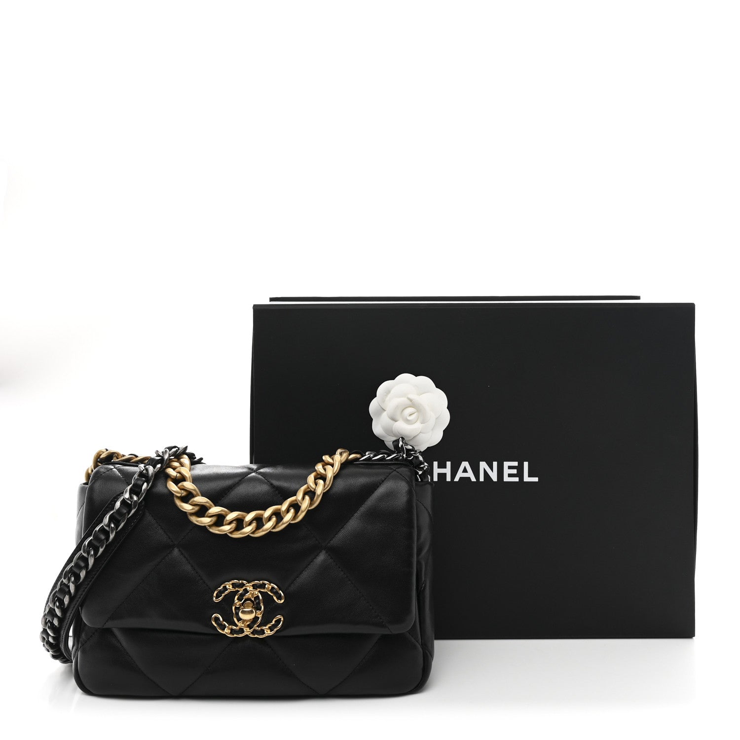 Lambskin Quilted Medium CHNL 19 Flap Black