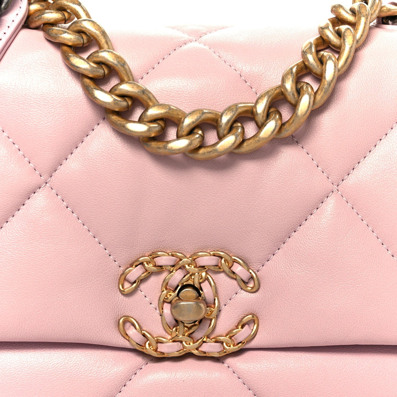 Lambskin Quilted Medium CHNL 19 Flap Light Pink