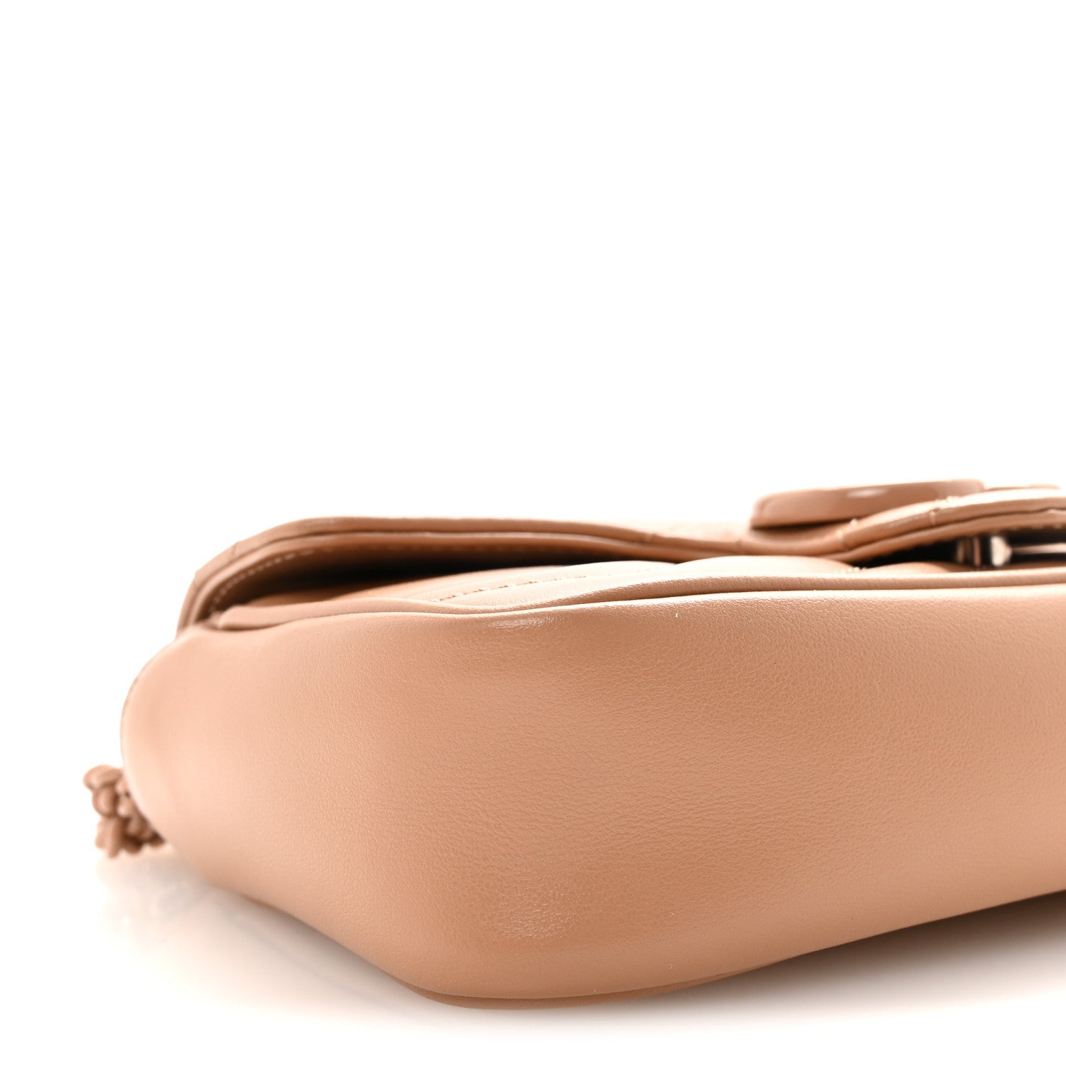 Calfskin Matelasse Monochrome Super Mini GG Marmont Shoulder Bag Camelia