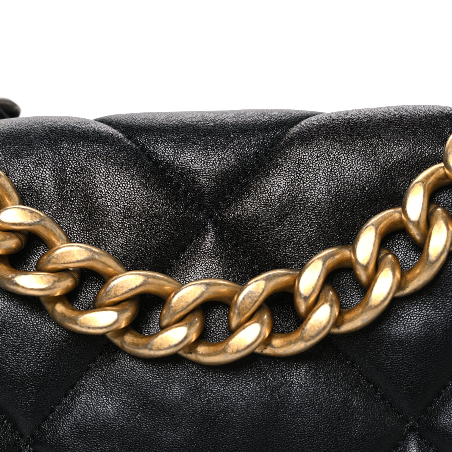 Lambskin Quilted Large CHNL 19 Flap Black