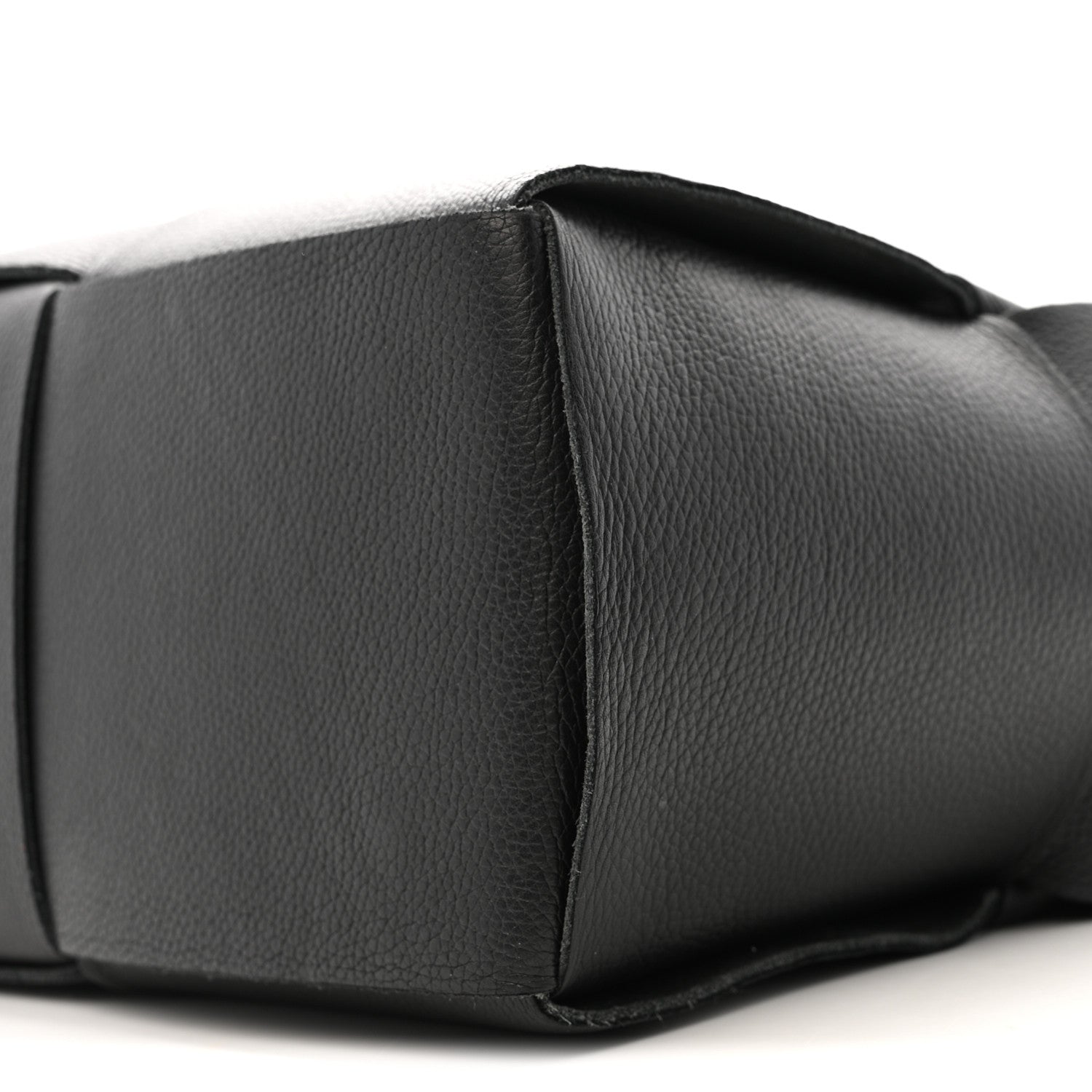 Grained Calfskin Maxi Intrecciato Arco Black