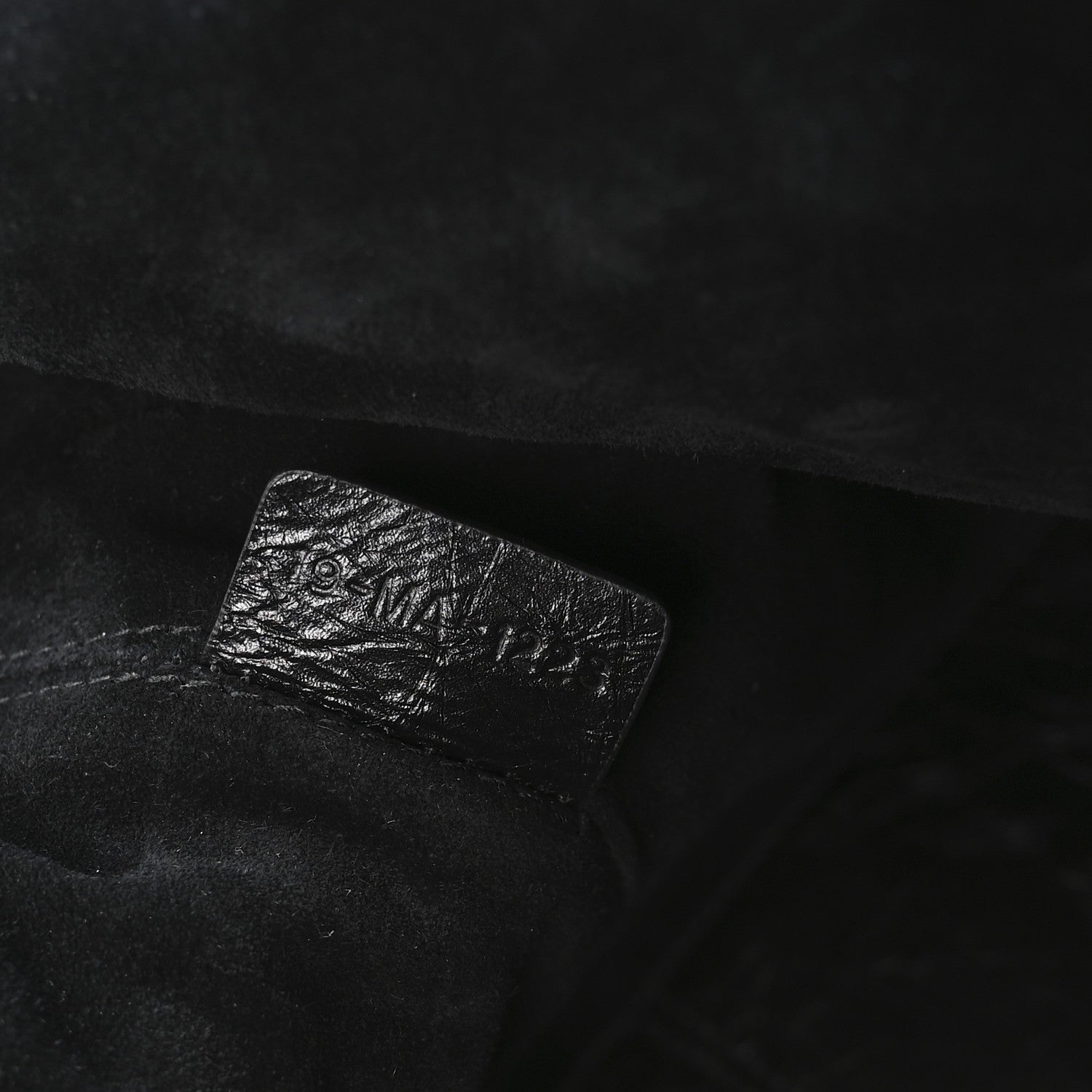 Crinkled Calfskin Macrocannage Large Toujours Black