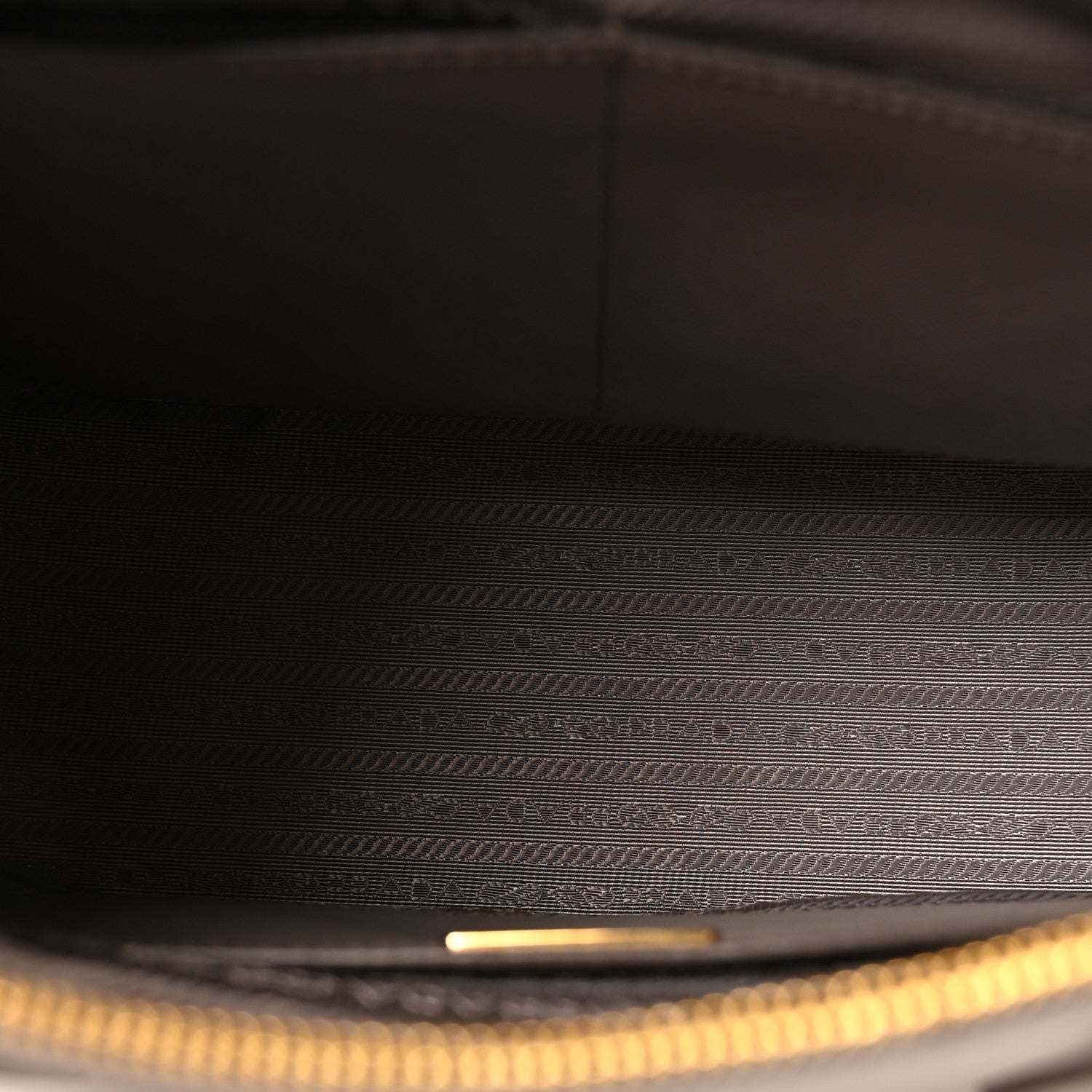Saffiano Lux Large Galleria Double Zip Tote Argilla