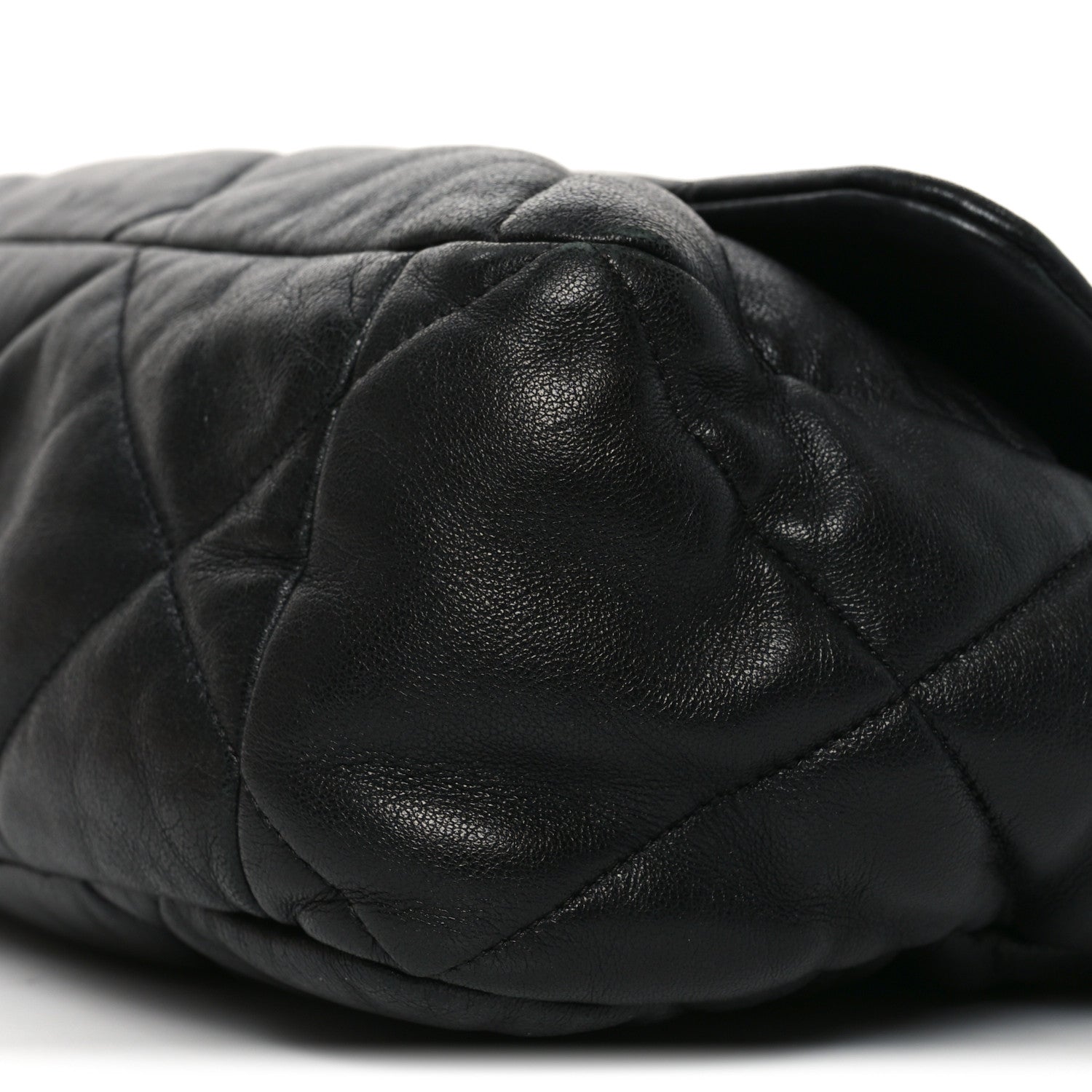 Lambskin Quilted Maxi CHNL 19 Flap Black