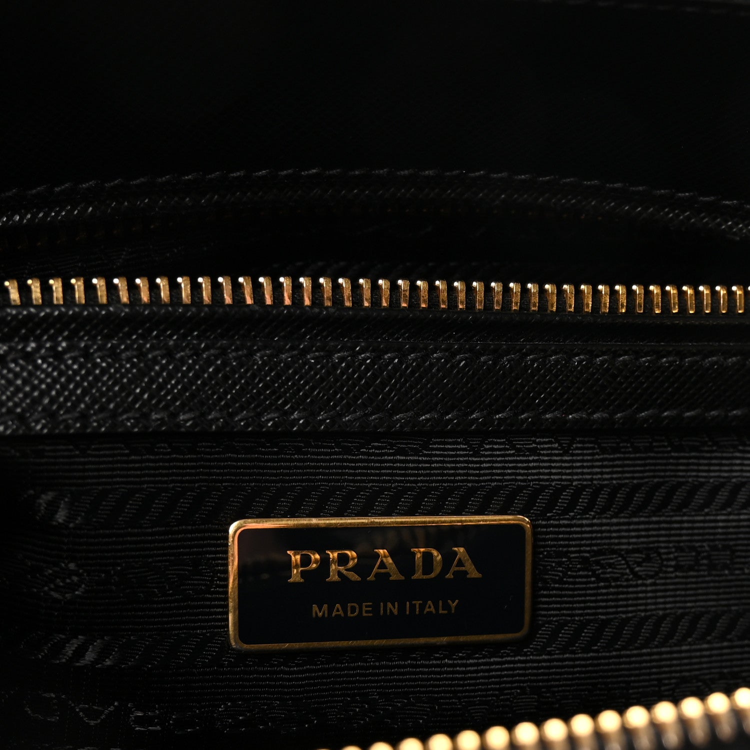 Saffiano Small Galleria Double Zip Tote Black