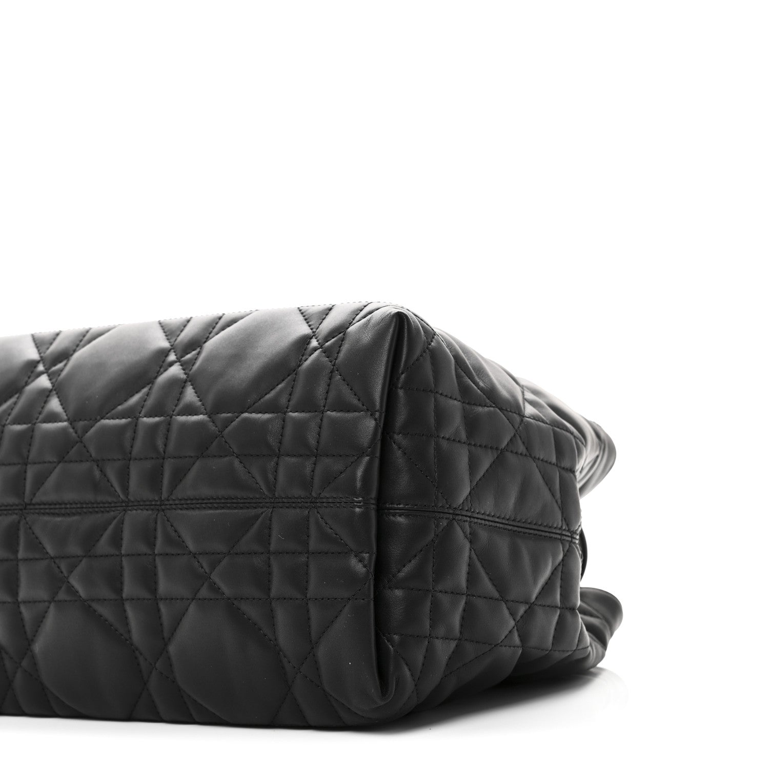 Calfskin Macrocannage Medium Toujours Black
