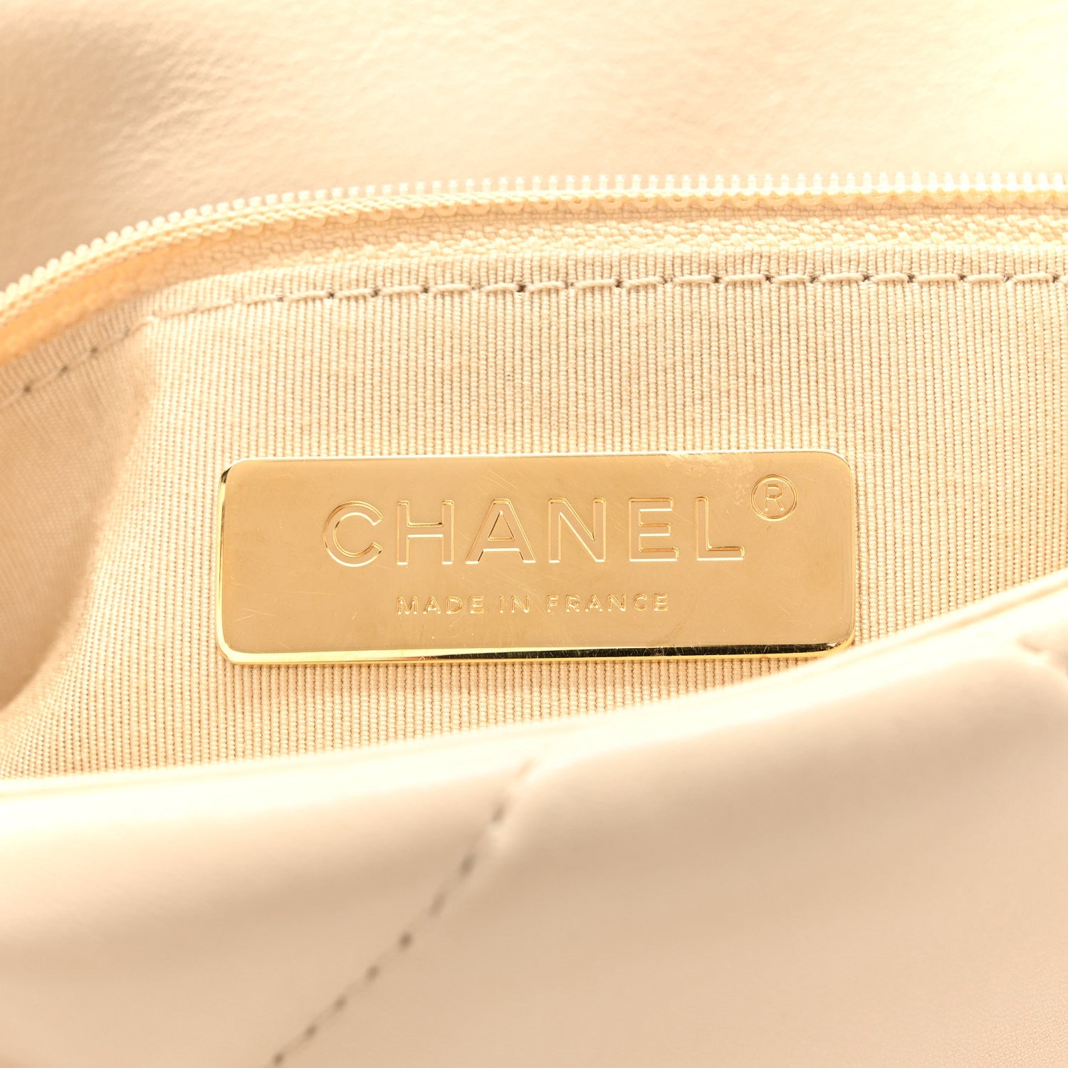 Lambskin Quilted Medium CHNL 19 Flap Light Beige