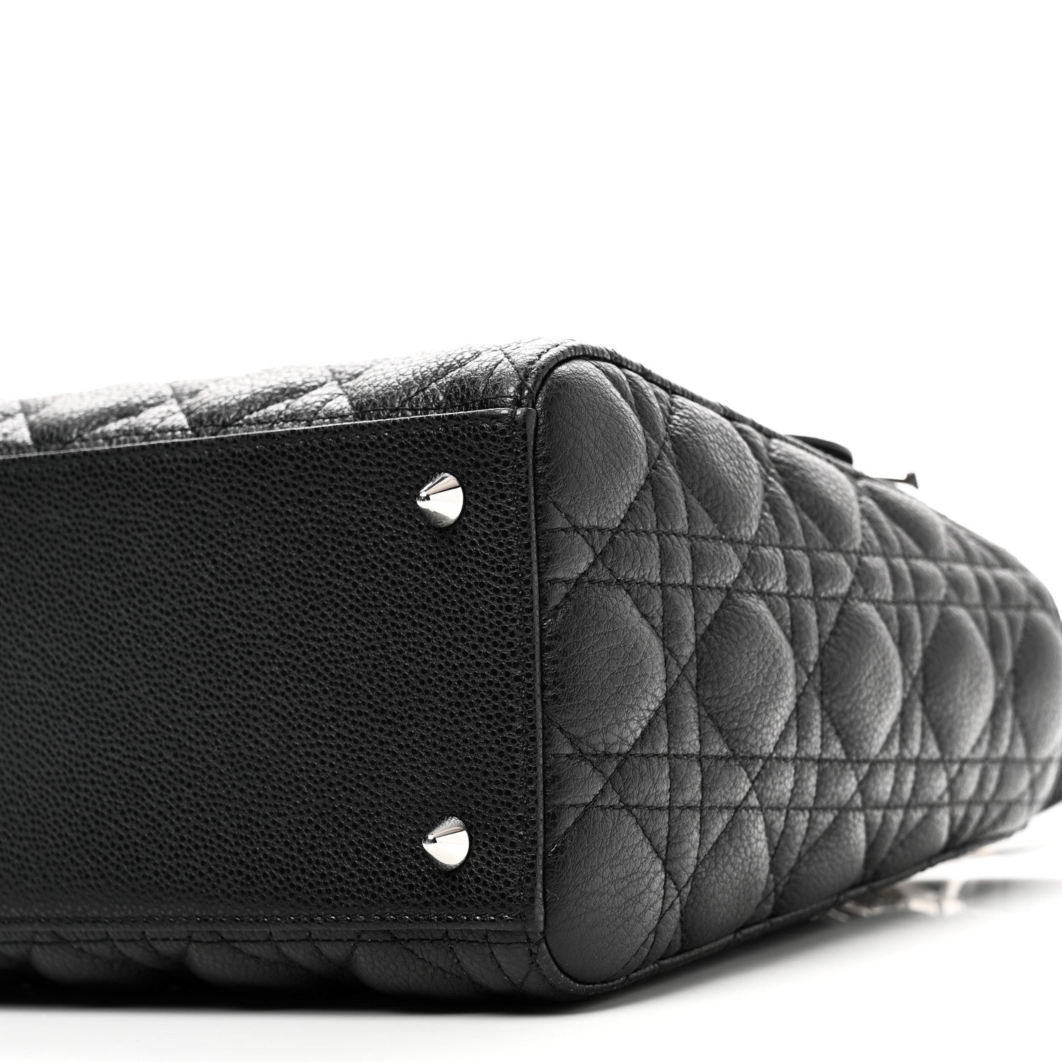 Grained Calfskin Cannage Medium Lady D1OR Black