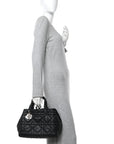 Calfskin Macrocannage Medium Toujours Black