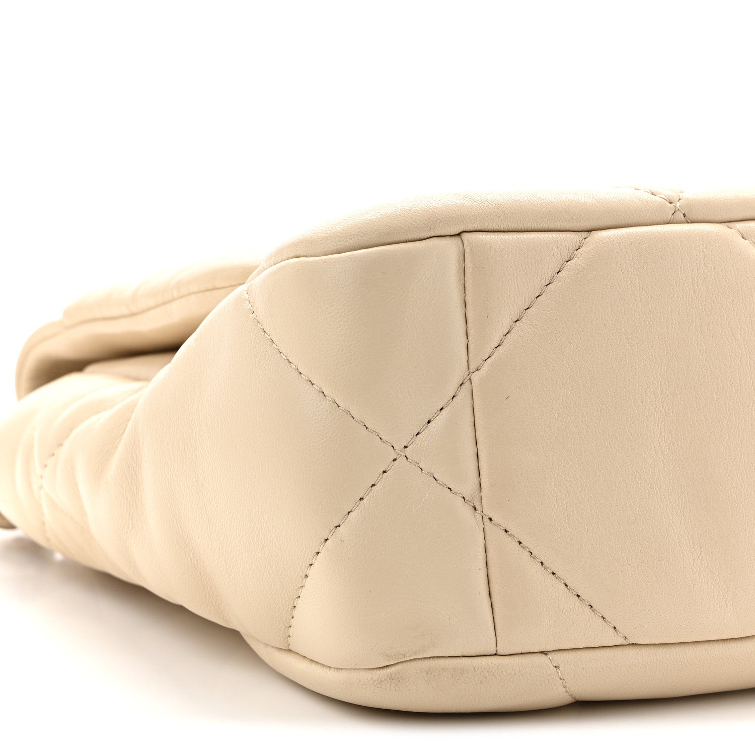 Lambskin Quilted Medium CHNL 19 Flap Light Beige