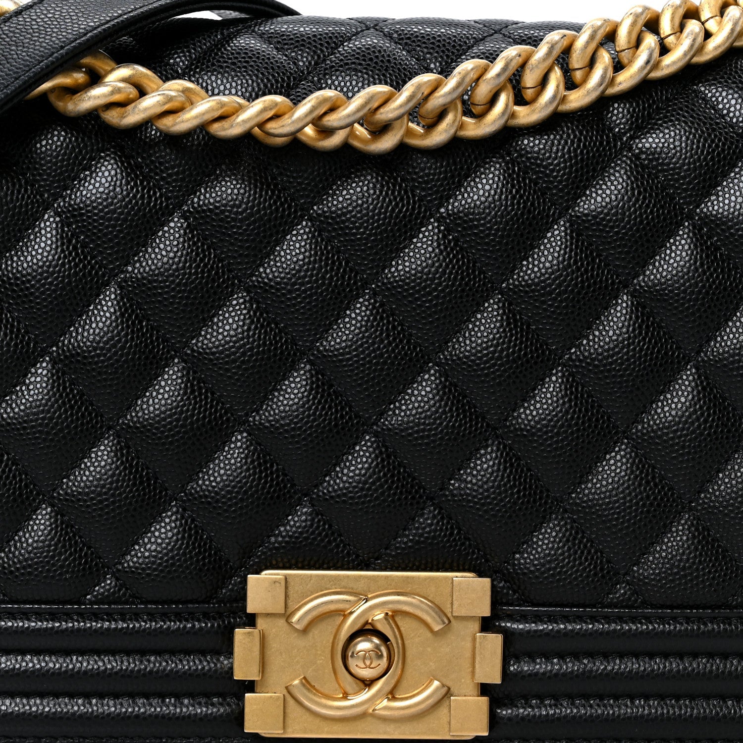 Caviar Quilted Medium Boy Flap Black