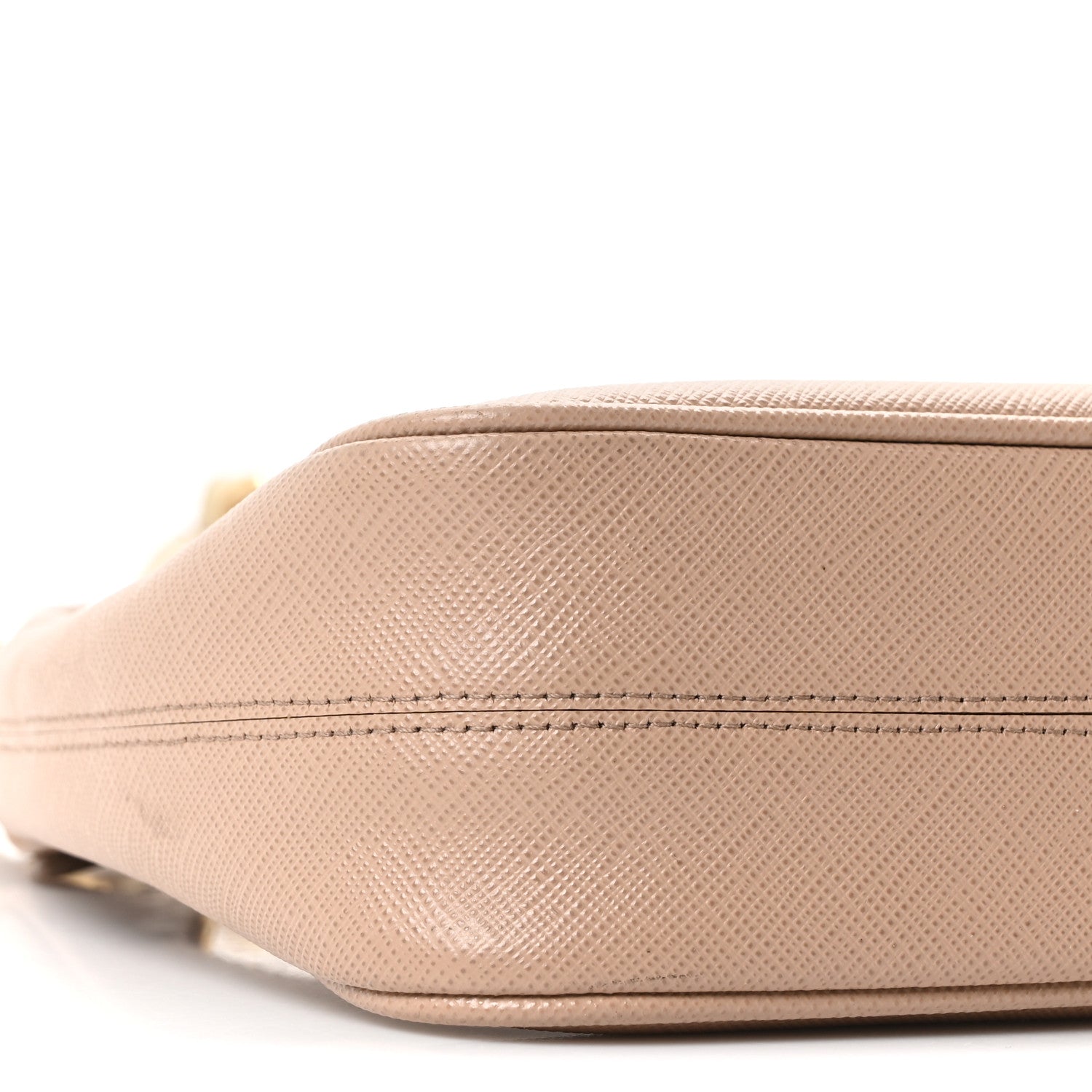 Saffiano Lux Re-Edition 2005 Shoulder Bag Cammeo