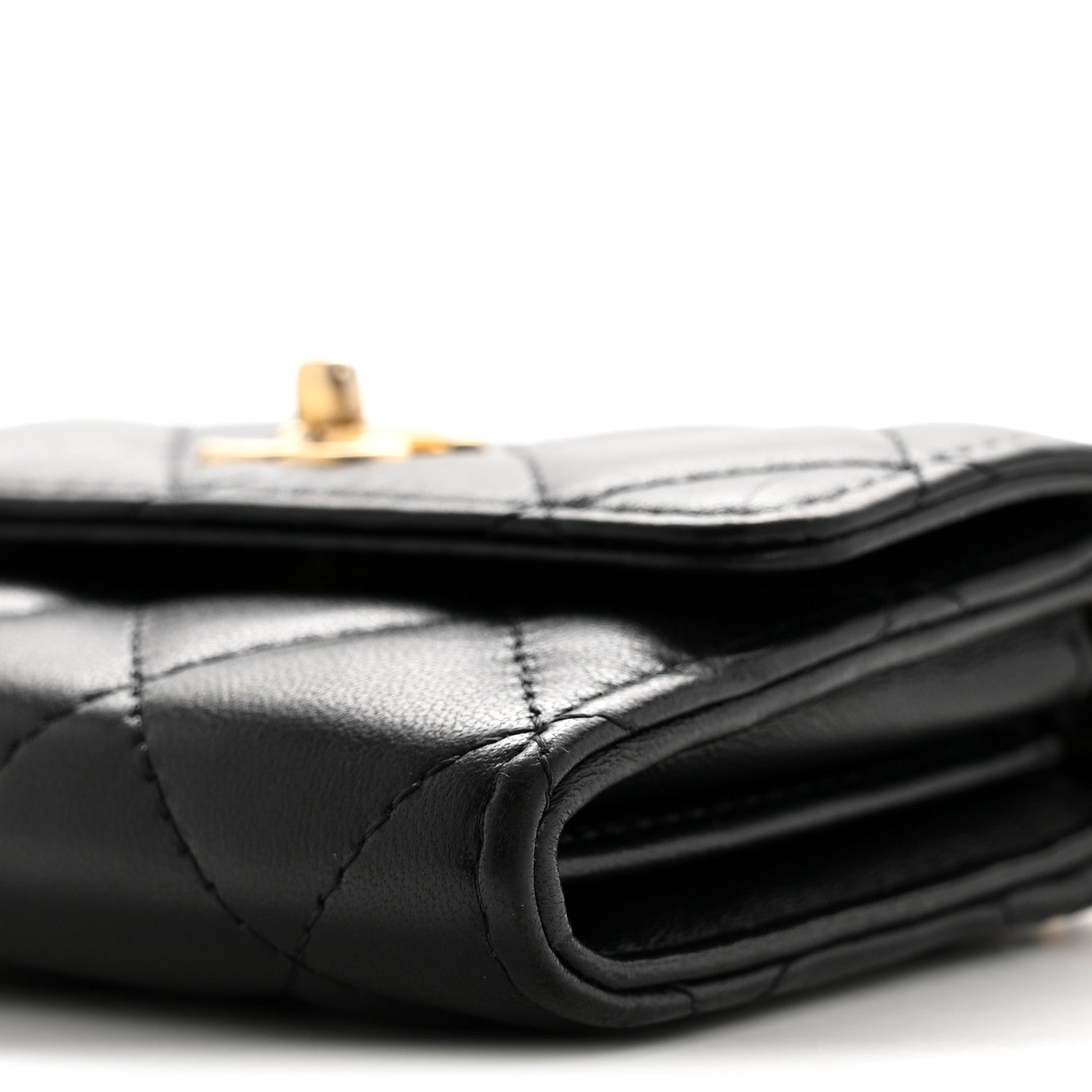 Lambskin Quilted Pearl Crush Clutch With Chain Black