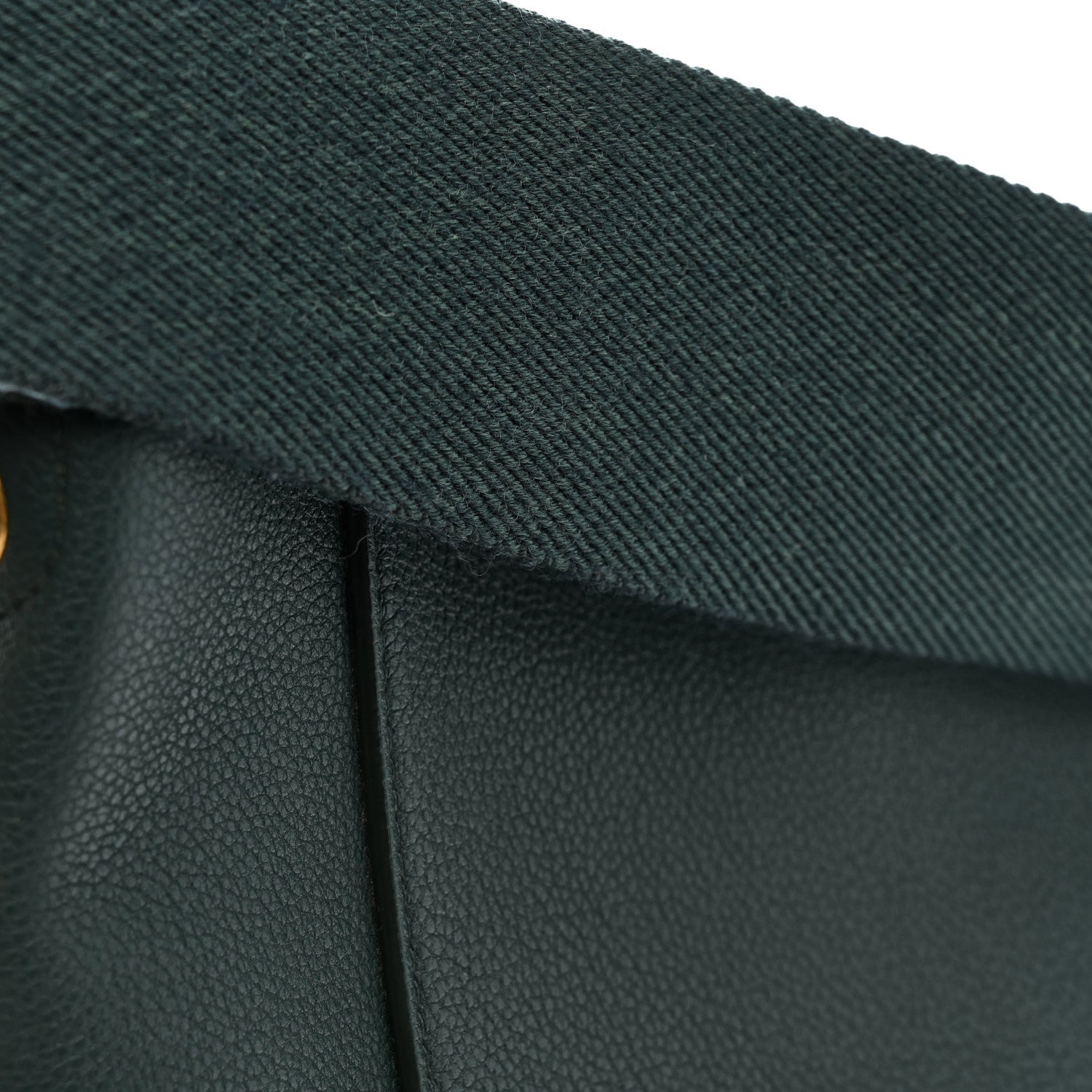 Soft Grained Calfskin Small Sangle Bucket Bag Amazone