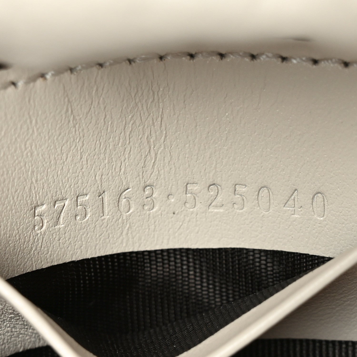 Calfskin Matelasse Mini GG Marmont 2.0 Bucket Bag White