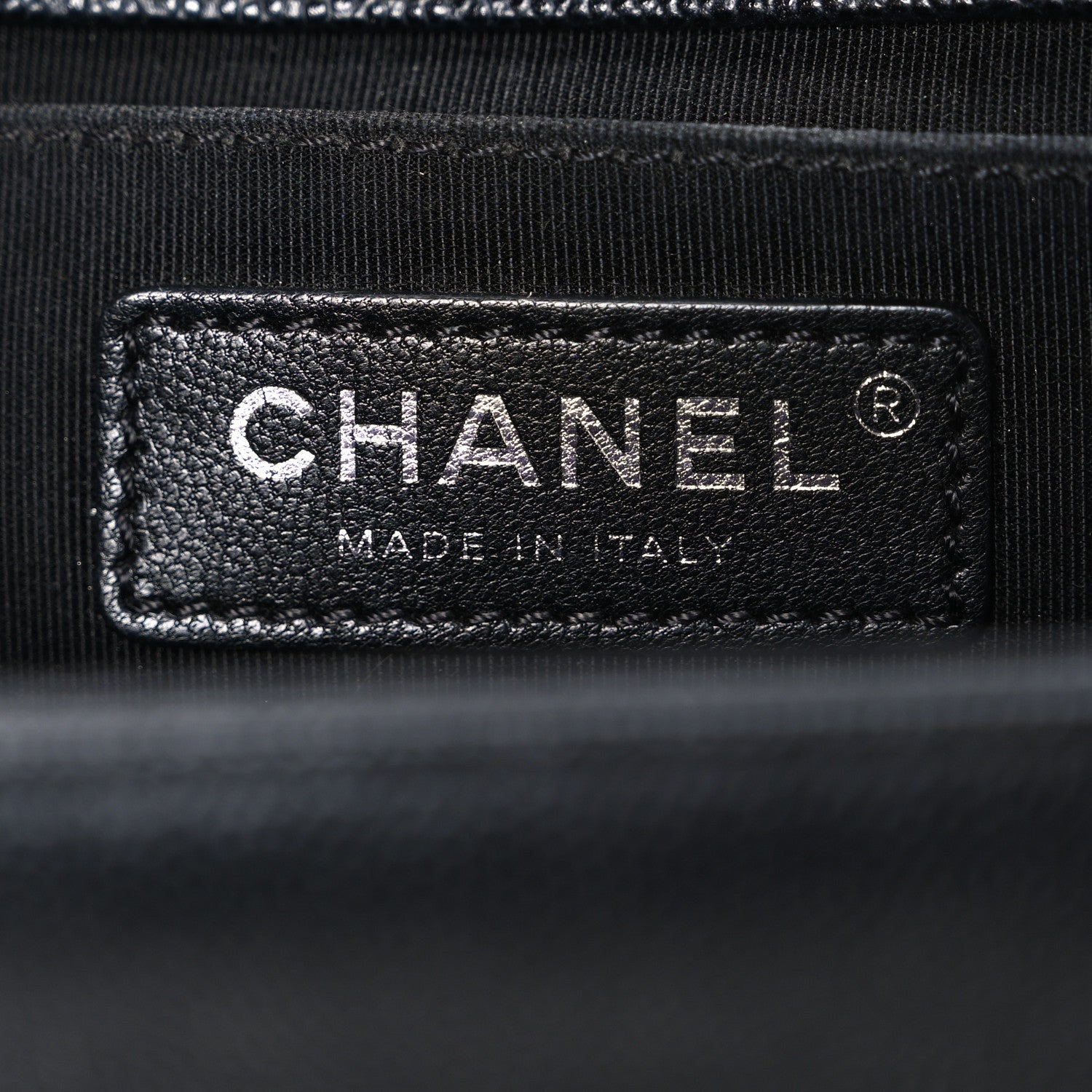 Caviar Quilted Medium Boy Flap Black