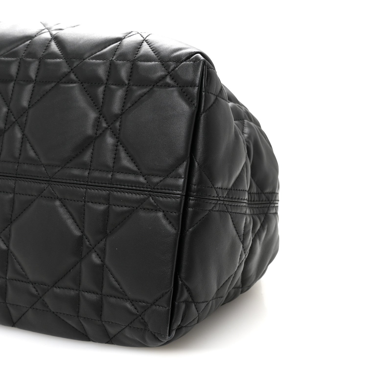 Calfskin Macrocannage Medium Toujours Black