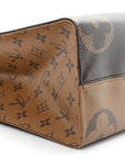 Reverse Monogram Giant Onthego MM