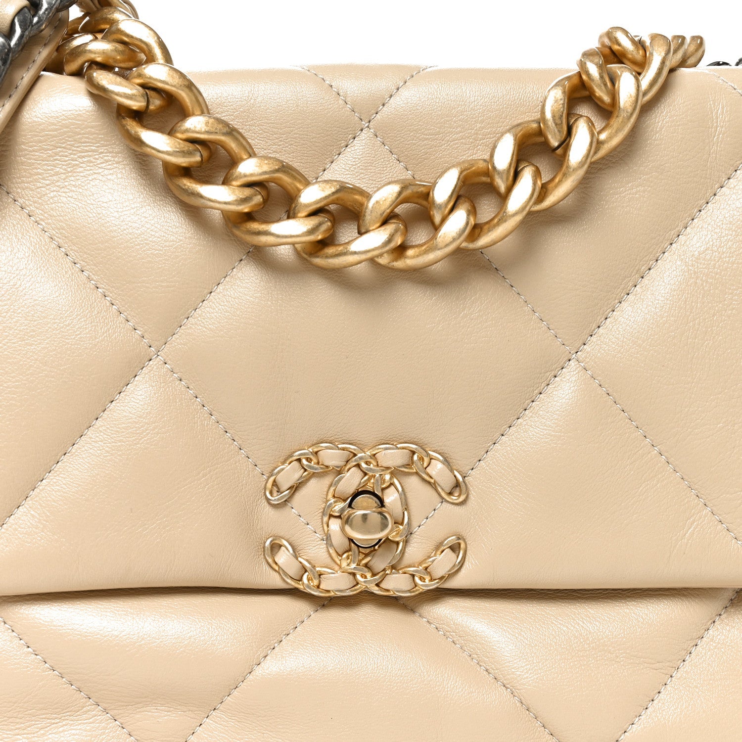 Lambskin Quilted Large CHNL 19 Flap Beige