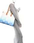Monogram Giant By The Pool Onthego GM Blue