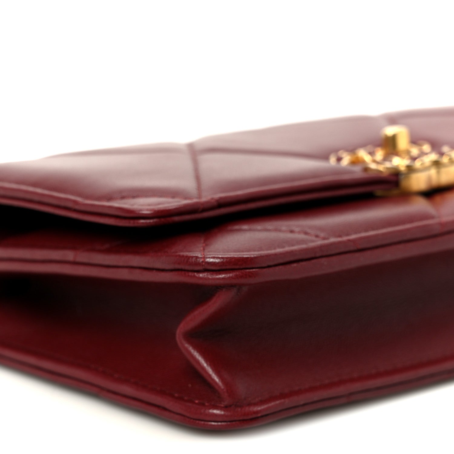Lambskin Quilted CHNL 19 Wallet On Chain WOC Burgundy