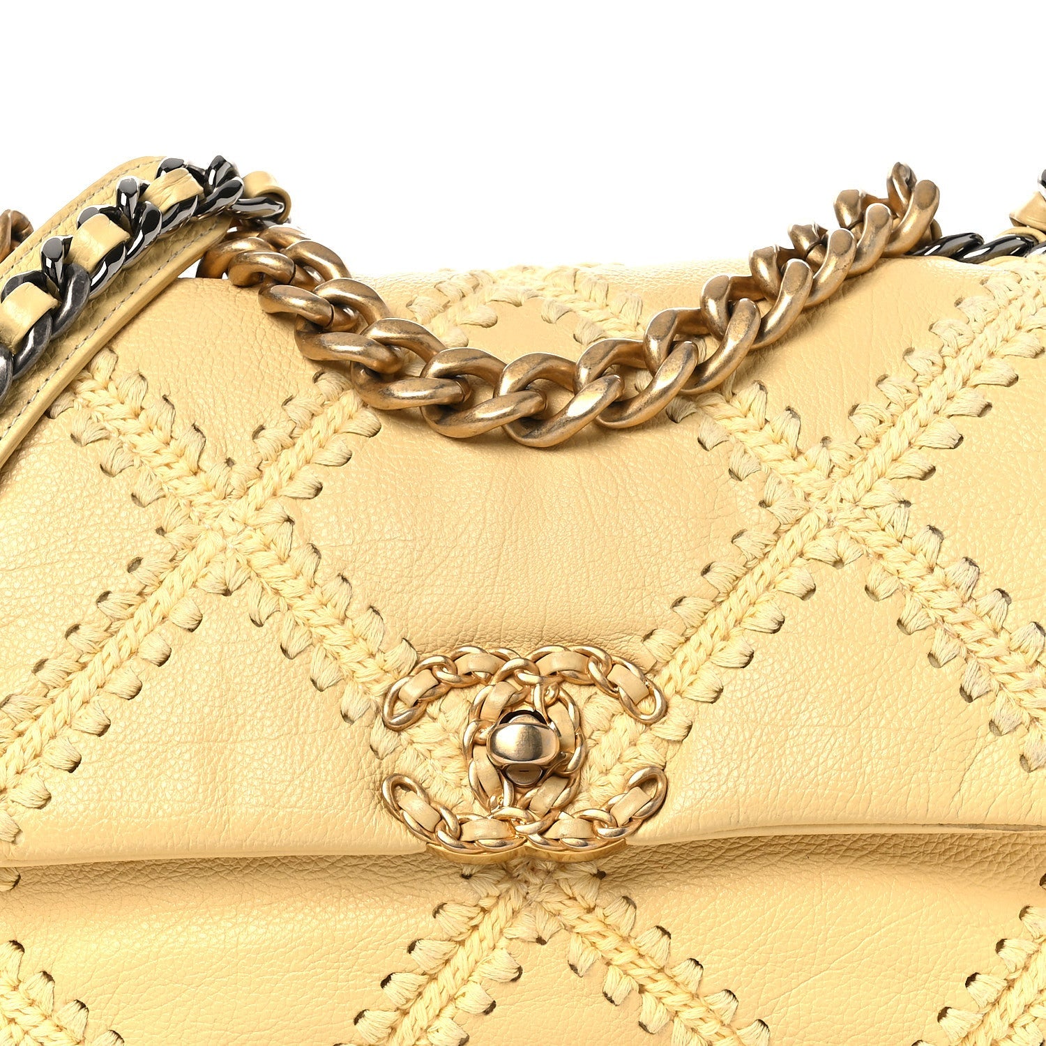 Calfskin Crochet Medium CHNL 19 Flap Yellow