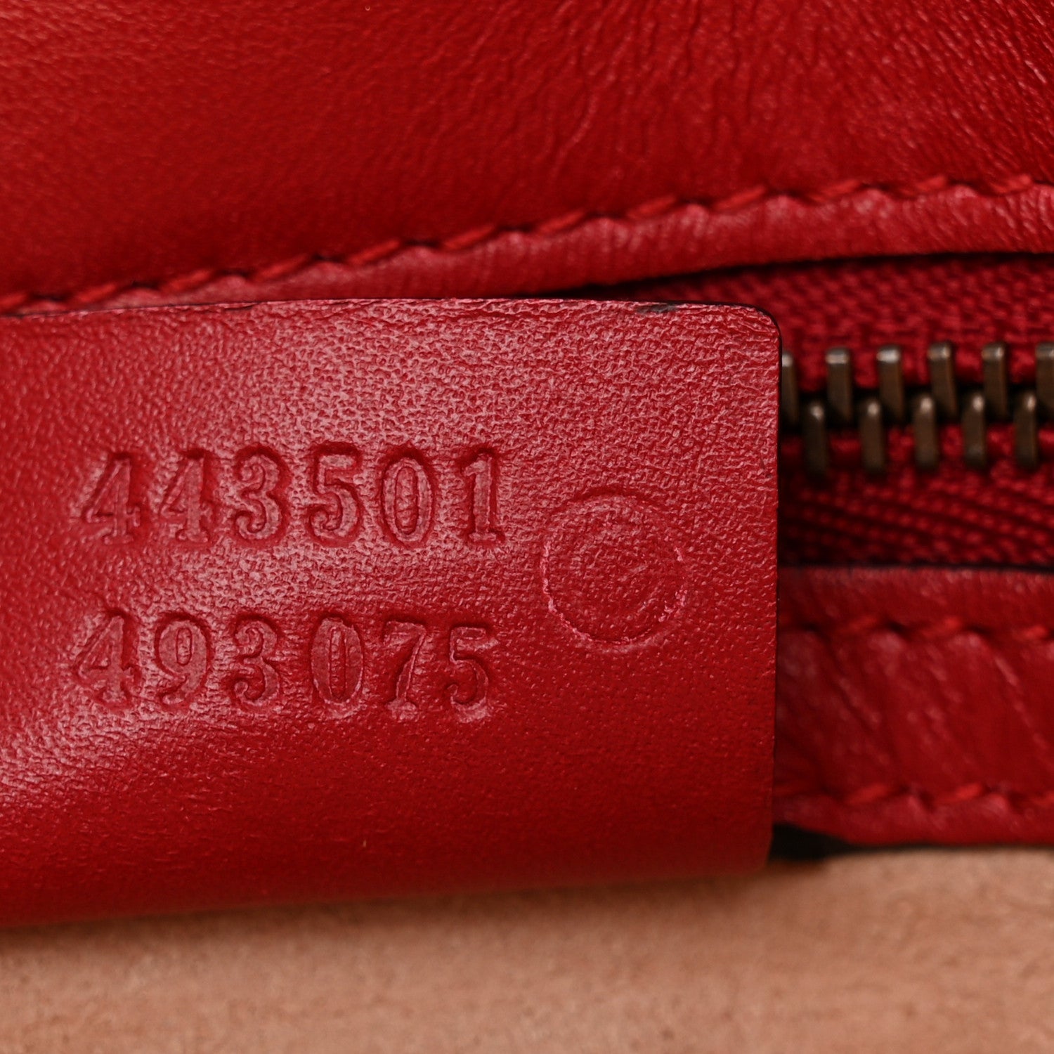 Calfskin Matelasse Medium GG Marmont Open Top Shoulder Bag Hibiscus Red