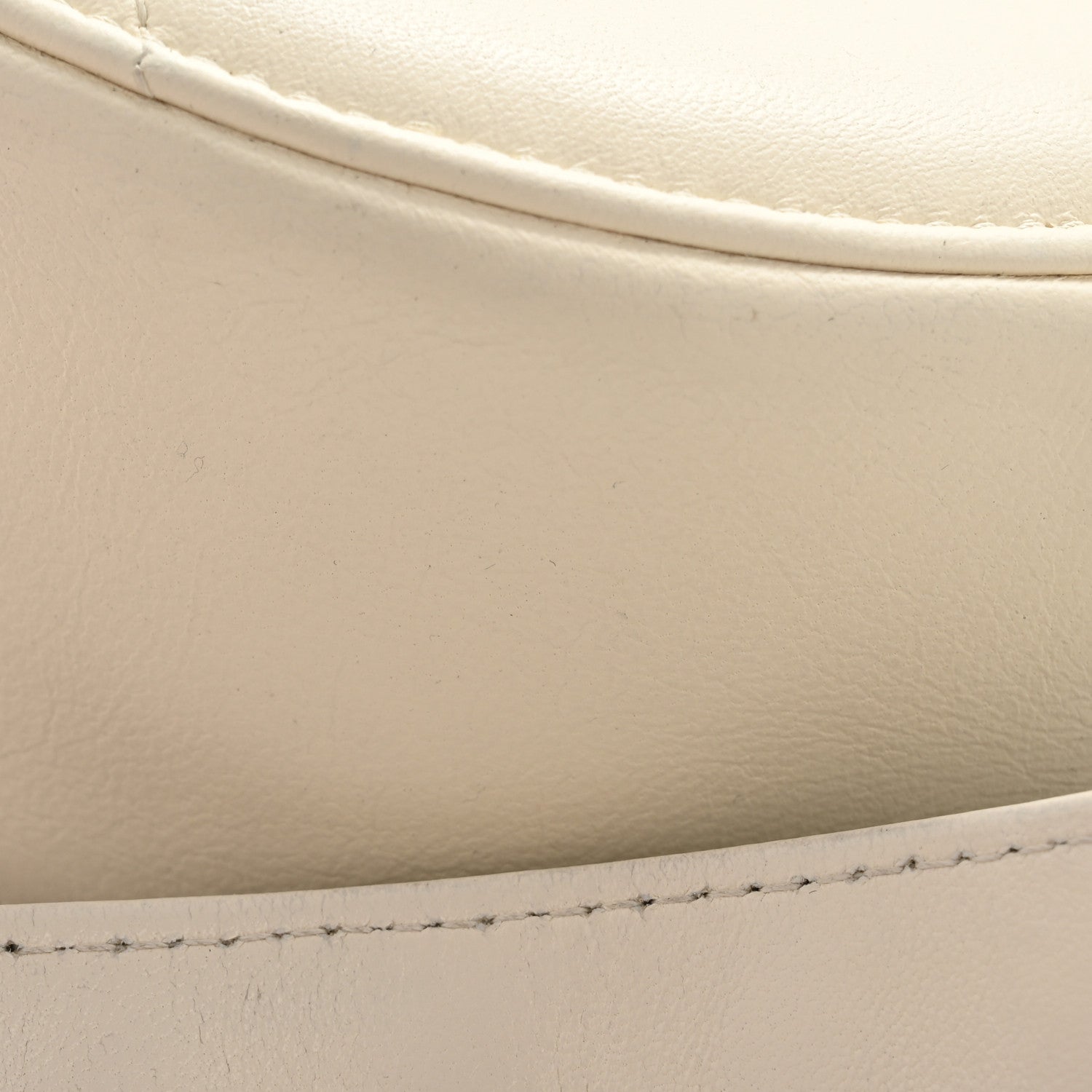 Lambskin Quilted CHNL 19 Round Clutch With Chain White
